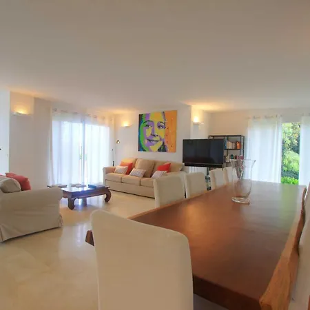 2290 Marbesa Charming Family *
