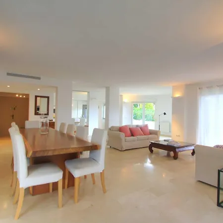 Villa 2290 Marbesa Charming Family Marbella
